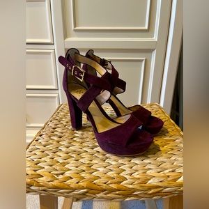 Vince Camuto Womens Platform Sandals Size 7.5 Burgundy Suede